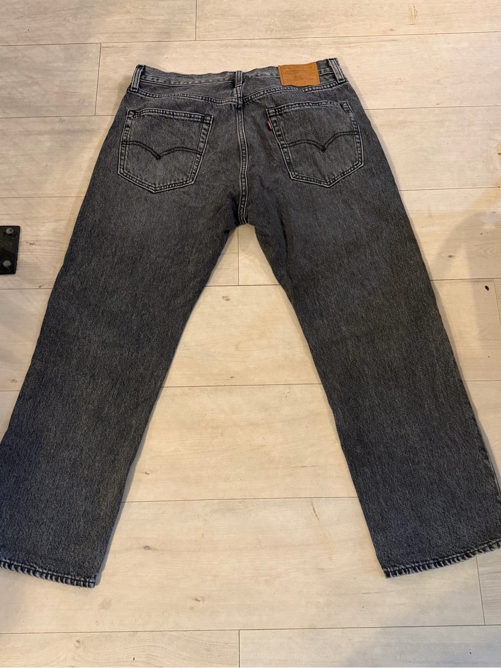 Levi's Men's Dark Gray Relaxed Fit Jeans